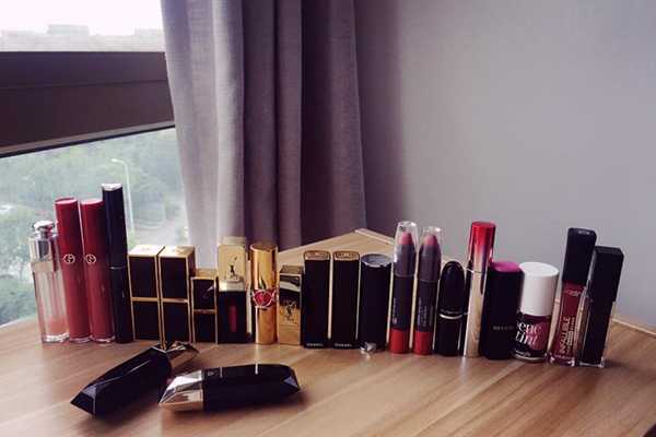 口红和唇釉哪个实用 口红和唇釉哪个实用