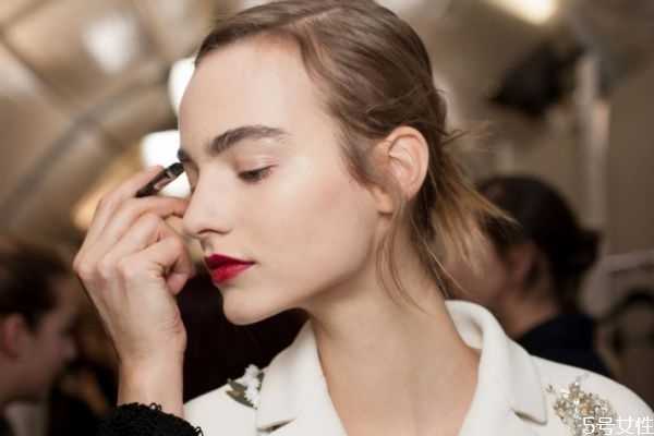 化妆后能热气蒸脸吗