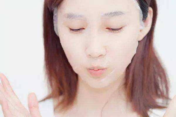 皮肤干不上妆怎么办？皮肤干燥的防护措施有哪些