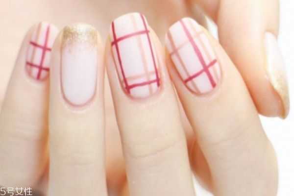 日系田园风美甲怎么做？丝绒美甲做法教程