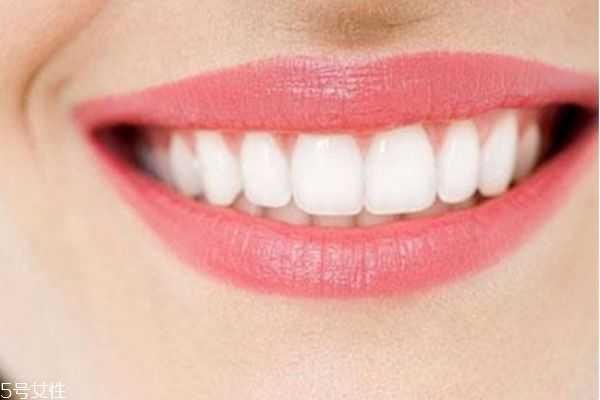 怎么快速淡化深唇色