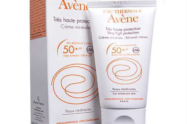 雅漾自然防晒乳适合敏感肌用吗