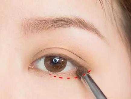 眼妆怎么画最迷人漂亮？怎样画眼妆简单又漂亮