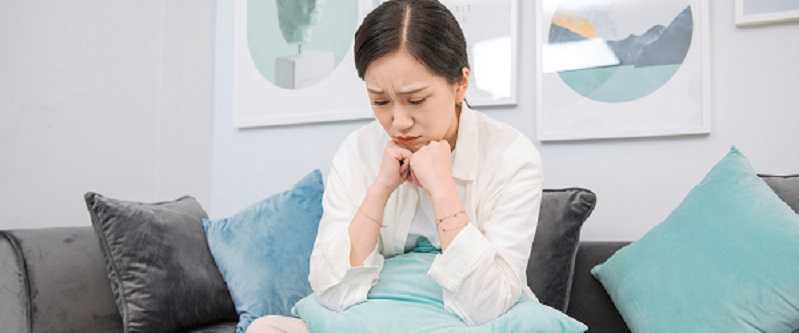 前胸长痘痘的原因是什么 前胸长痘痘的原因是什么