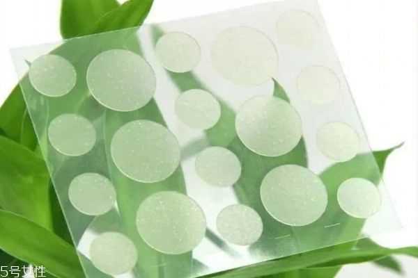 贴了痘痘贴能化妆吗