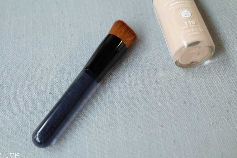 资生堂粉底刷好用吗