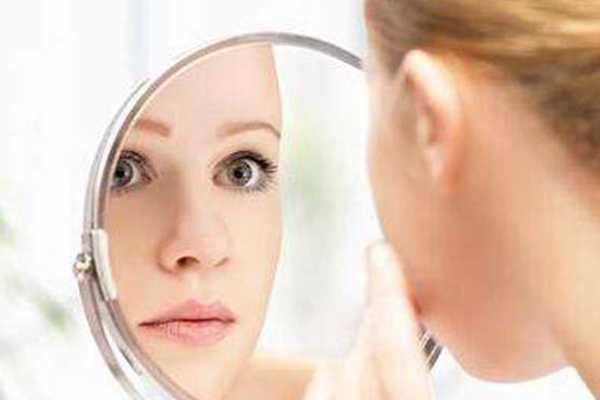 海蓝之谜的作用 海蓝之谜精萃液的效果 海蓝之谜的作用 海蓝之谜精萃液的效果