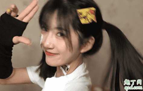 为什么扎马尾容易掉头发?马尾扎多了头顶会脱发吗 为什么扎马尾容易掉头发?马尾扎多了头顶会脱发吗