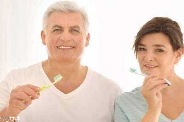 孕期能不能用洗牙粉 孕期能不能用洗牙粉