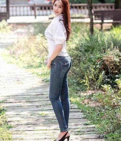 女生为什么都喜欢穿紧身牛仔裤 女生为什么都喜欢穿紧身牛仔裤
