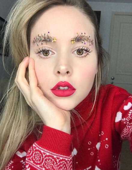 圣诞节画什么妆好看?圣诞节简单妆容画法 圣诞节画什么妆好看?圣诞节简单妆容画法