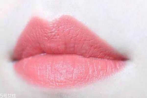 素颜可以涂口红吗？最适合素颜涂的口红