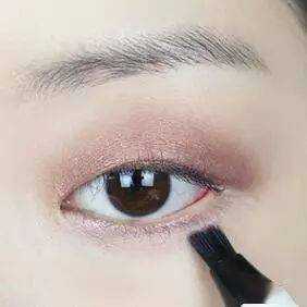 3款适合单眼皮的眼妆画法，拯救手残党！ 