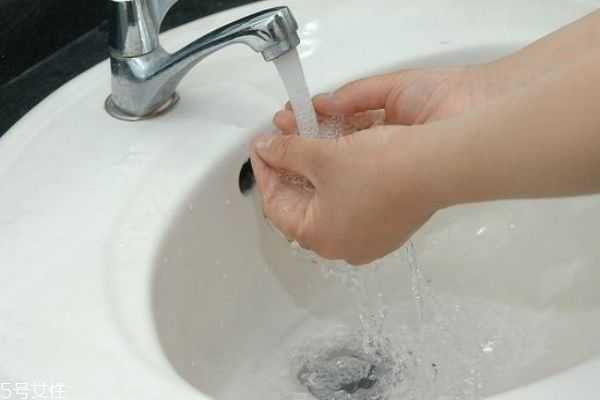 手部粗糙怎么保养 手部粗糙怎么保养