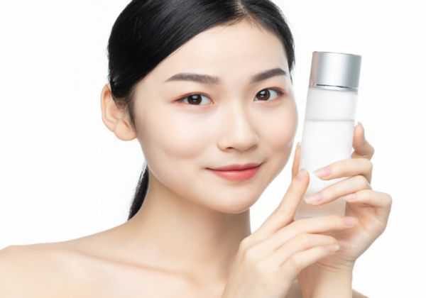 夏天擦脸用什么护肤品 夏天擦脸用什么护肤品