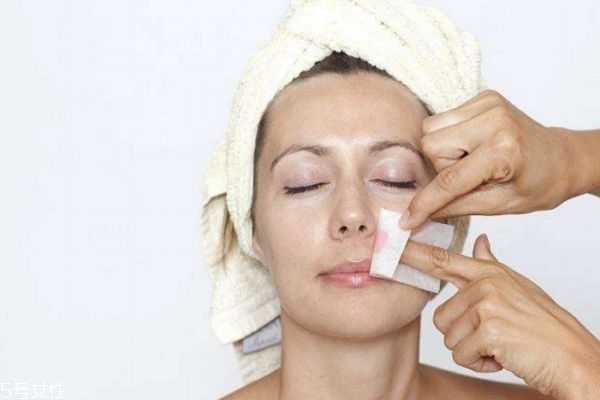 外出没带卸妆怎么办？临时卸妆用什么代替