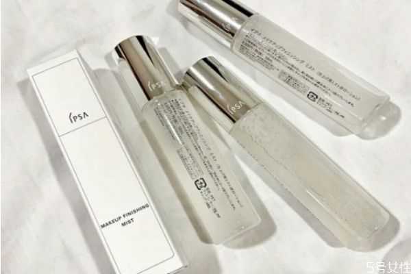 粉底和定妆喷雾可以一起用吗?定妆喷雾在粉底前还是后 粉底和定妆喷雾可以一起用吗?定妆喷雾在粉底前还是后