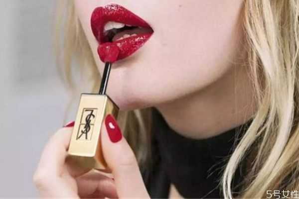 怎么知道唇釉是不是过期了 怎么知道唇釉是不是过期了