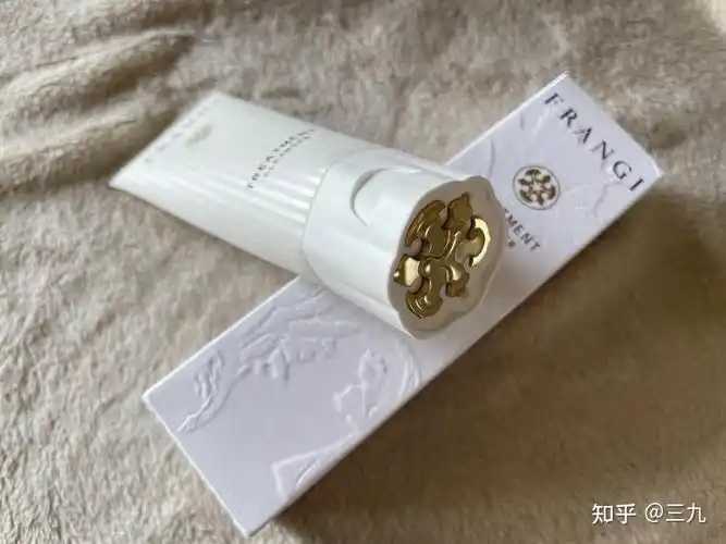 如何根据肤质选择洁面霜