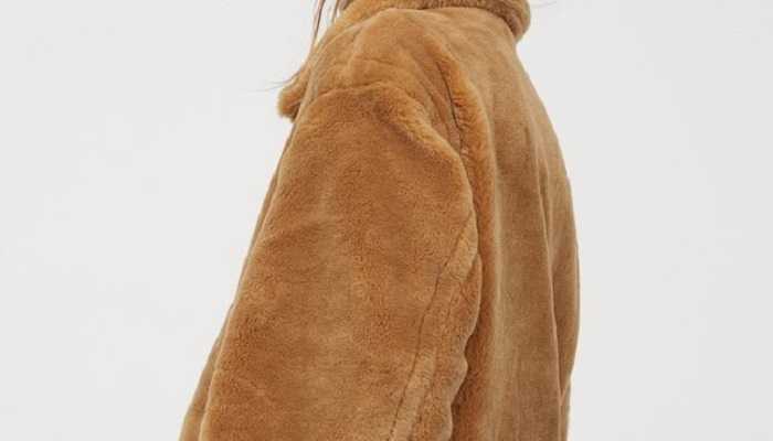 咖啡色毛衣适合搭配什么大衣 咖啡色毛衣适合搭配什么大衣