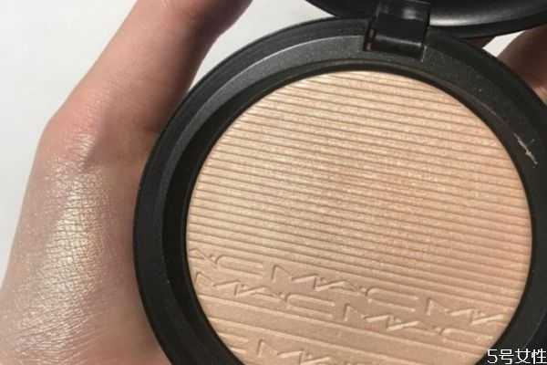 mac生姜高光的使用方法 mac生姜高光的使用方法