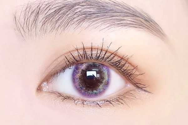 美瞳能用眼药水泡吗 美瞳能用眼药水泡吗