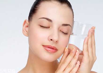 眼膜在护肤的哪个步骤?眼膜使用顺序 眼膜在护肤的哪个步骤?眼膜使用顺序