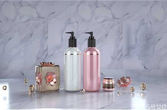 脸上长痘痘可以用荷荷巴油吗?荷荷巴油怎么洗掉 脸上长痘痘可以用荷荷巴油吗?荷荷巴油怎么洗掉