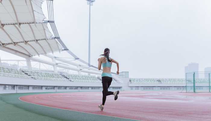 夜跑吃饭前跑还是饭后 夜跑吃饭前跑还是饭后