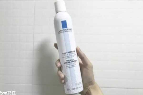 油痘皮适合的护肤品