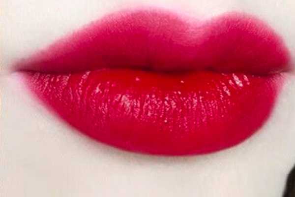 什么颜色唇釉显白? 什么颜色唇釉显白?