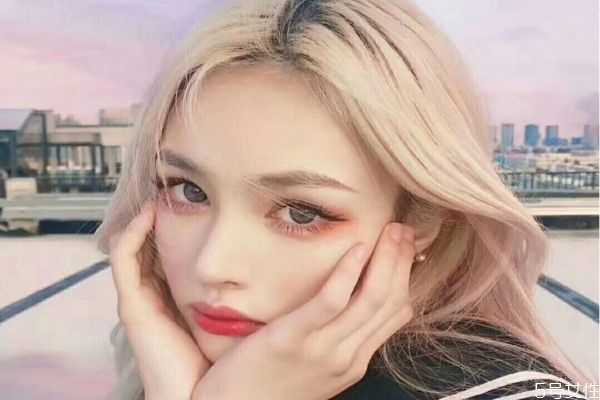 眼睛小戴美瞳能显大吗？为什么戴美瞳眼睛会大