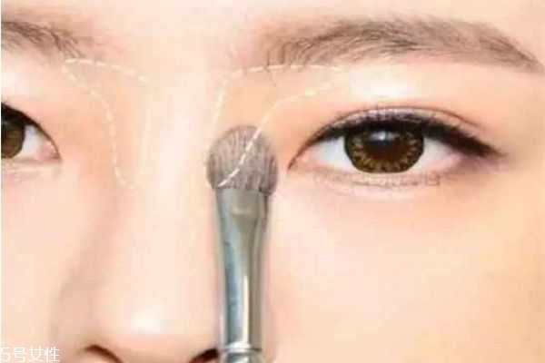 鼻子塌怎么化妆