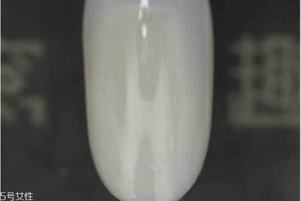 蓝色美甲怎么做？精致美甲做法教程