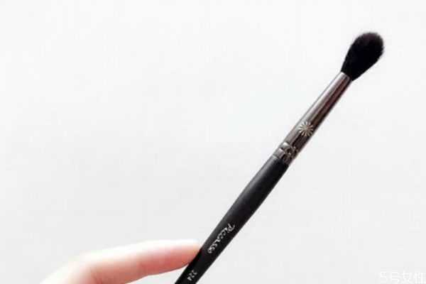 鼻影刷应该怎么选择?鼻影刷什么样子的好 鼻影刷应该怎么选择?鼻影刷什么样子的好