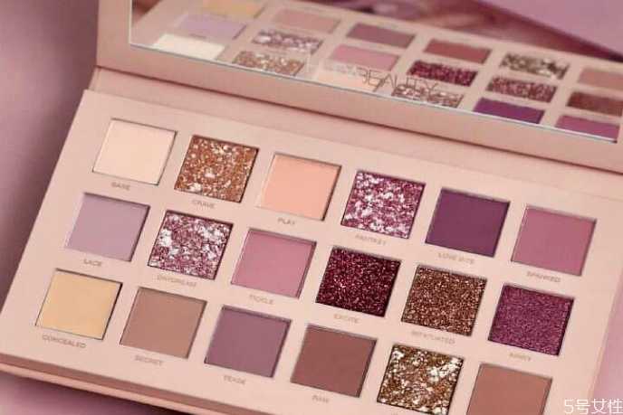 液体眼影可以涂嘴唇吗 液体眼影可以涂嘴唇吗