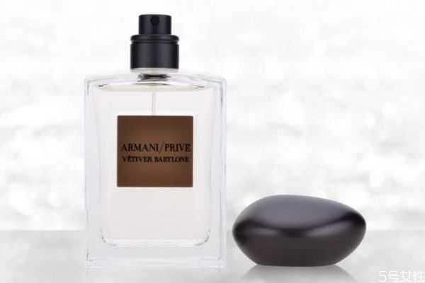 阿玛尼岩兰草香水适合男士吗