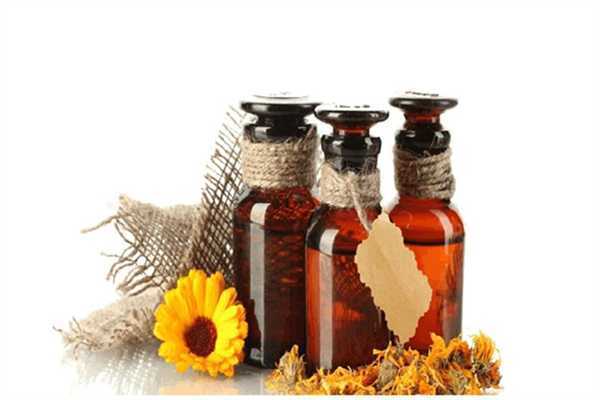 玫瑰精油要稀释吗 玫瑰精油和薰衣草精油哪个好