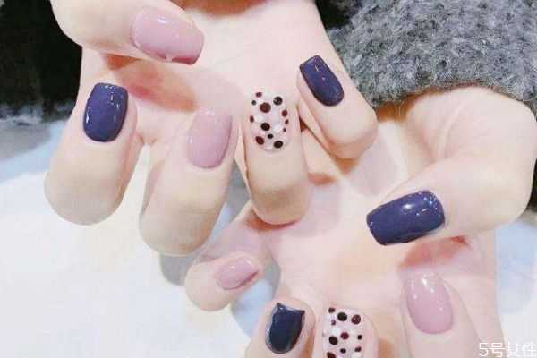 怎么样卸掉芭比胶美甲？芭比胶美甲卸除方法