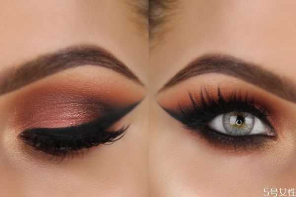 小烟熏妆有什么特点 烟熏妆适合什么人 小烟熏妆有什么特点 烟熏妆适合什么人