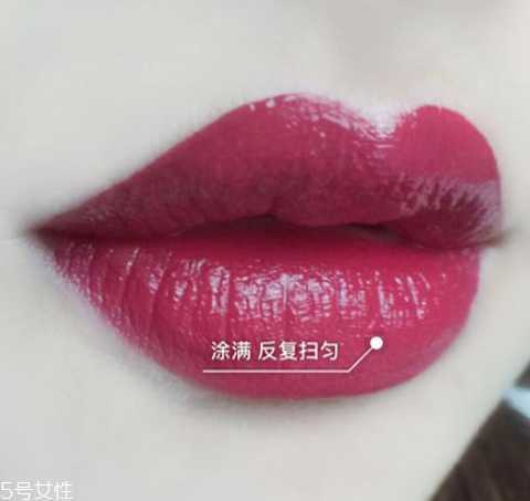 水光唇釉适合什么妆容？