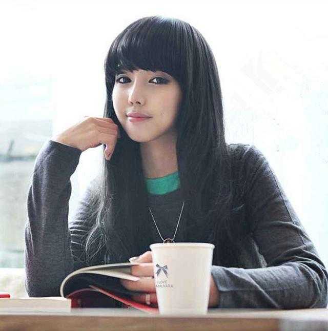 圆脸胖脸女生适合什么样的发型呢？让你秒变瘦脸