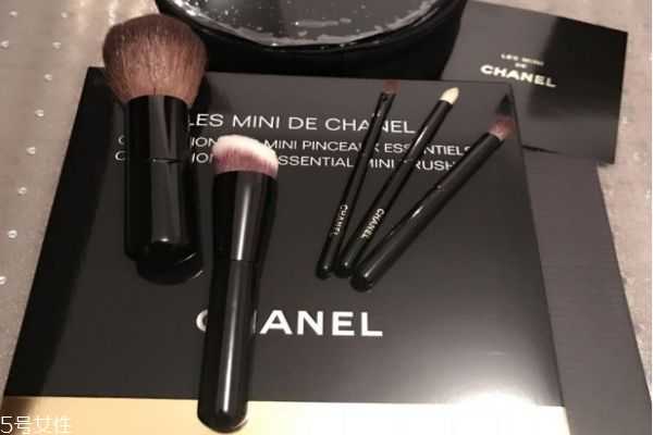 香奈儿粉底刷好用吗?香奈儿粉底刷怎么用 香奈儿粉底刷好用吗?香奈儿粉底刷怎么用