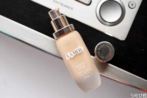 海蓝之谜粉底液适合什么年龄