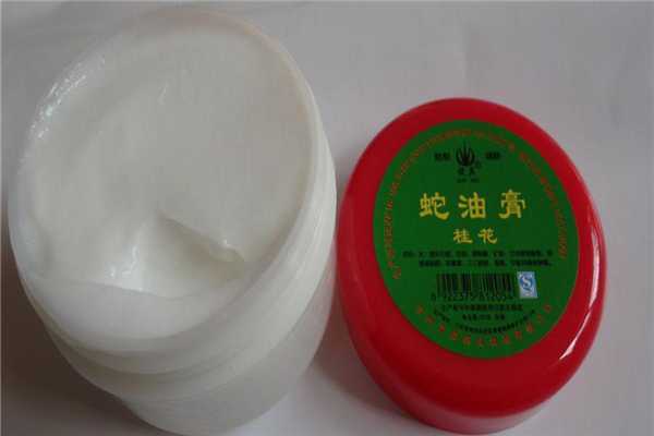 蛇油膏涂上为什么会疼 蛇油膏涂上为什么会疼
