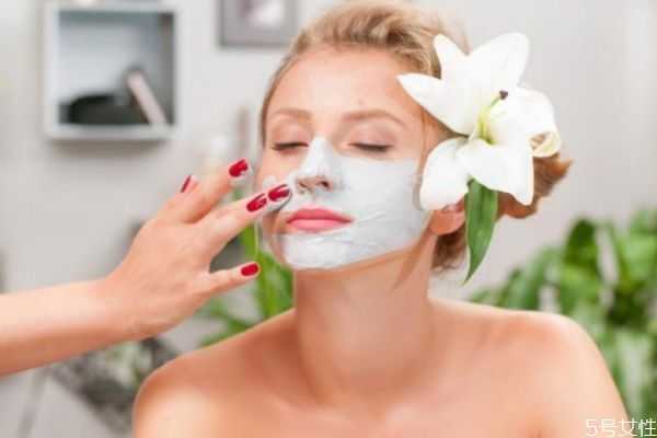 皮肤太干缺水会长痘吗?皮肤缺水的症状有哪些 皮肤太干缺水会长痘吗?皮肤缺水的症状有哪些