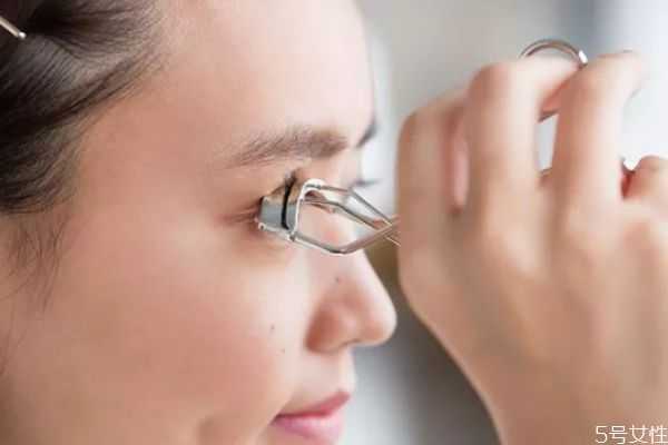 睫毛夹可以用多久 睫毛夹用多长时间换