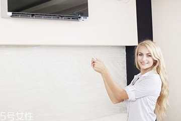 天天吹空调皮肤干怎么办？4招保持肌肤水润