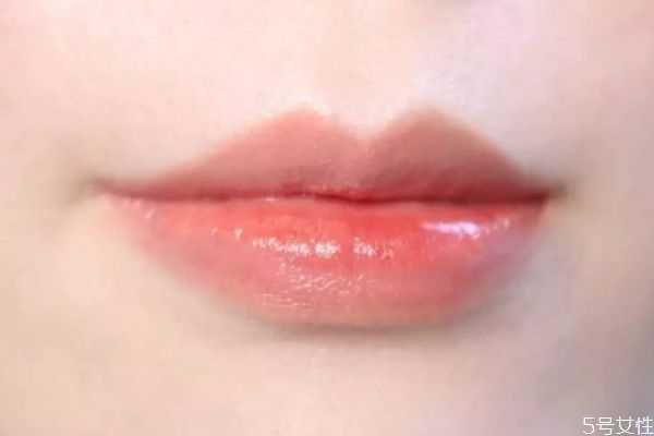 唇釉怎么涂不沾杯？唇釉为什么不沾杯