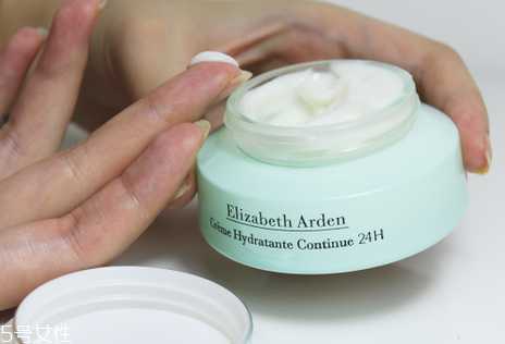 精华乳和面霜先用哪个?精华乳和面霜的先后顺序 精华乳和面霜先用哪个?精华乳和面霜的先后顺序